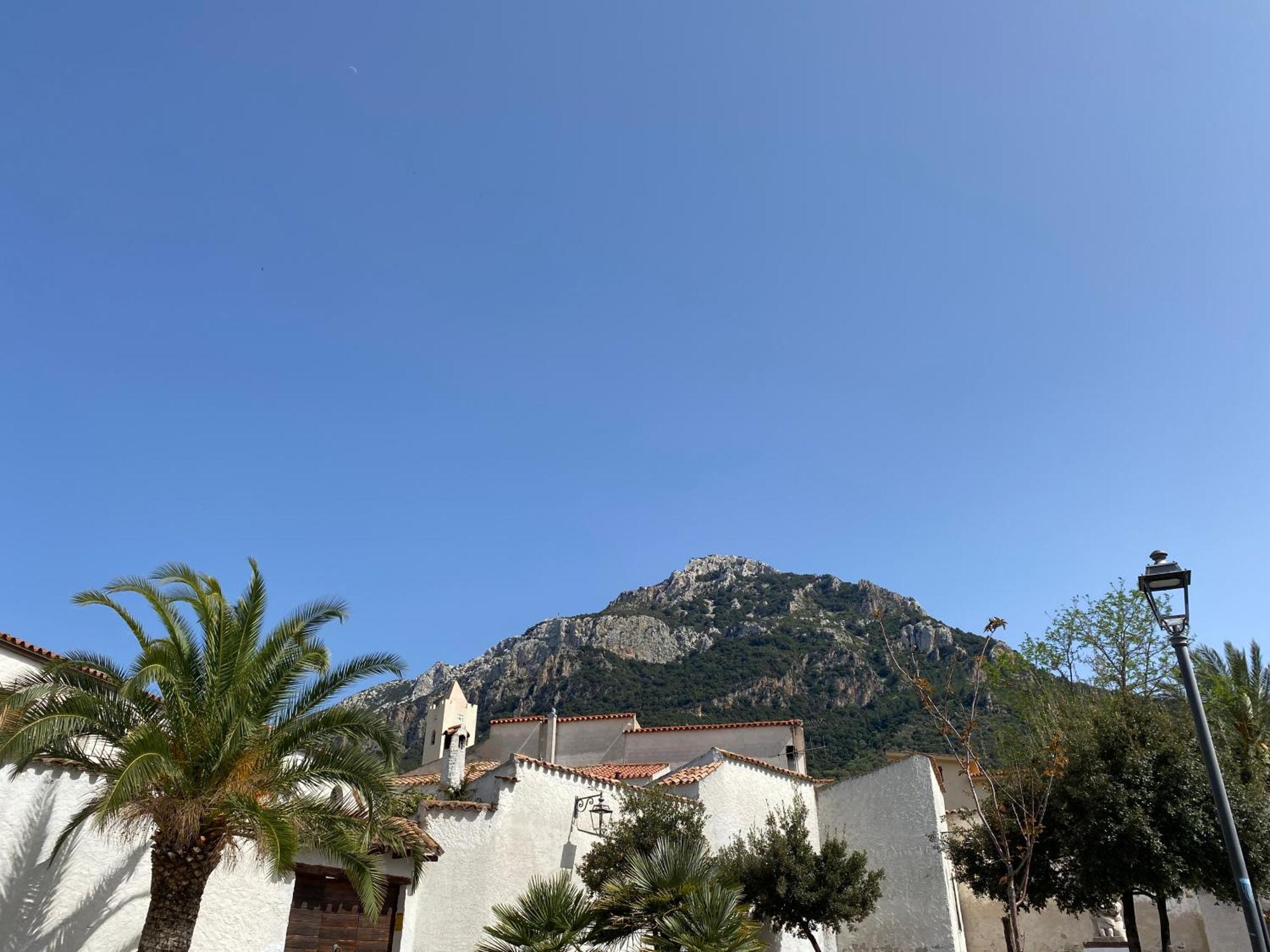 Casa Lia - Independent Apartment In The Gulf Of Orosei Galtellì Dış mekan fotoğraf