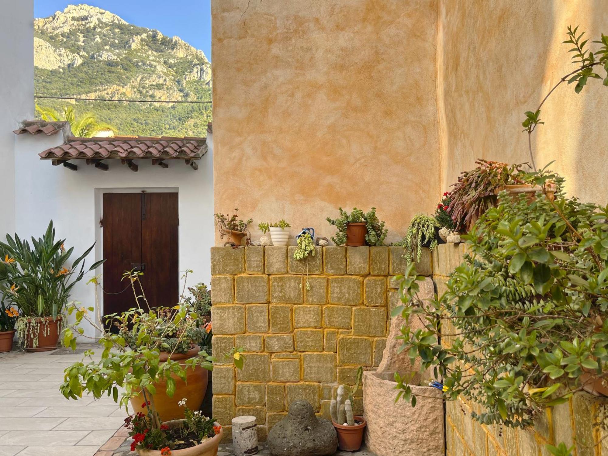 Casa Lia - Independent Apartment In The Gulf Of Orosei Galtellì Dış mekan fotoğraf